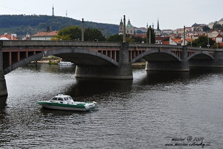 Policejní hlídka na Vltavě