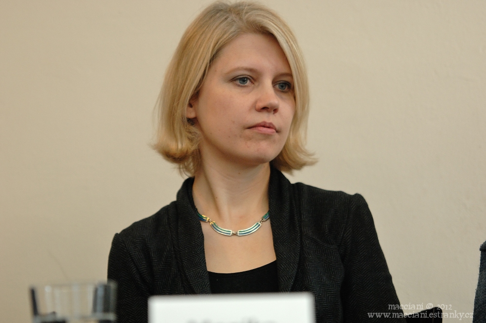 2012_PEA_152_hotova